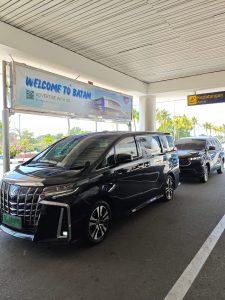 Pilihan Utama Rental Mobil Mewah untuk Kunjungan Kerja VVIP di Batam